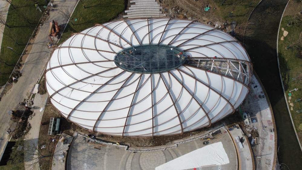 操场膜结构看台的安装与设计-1